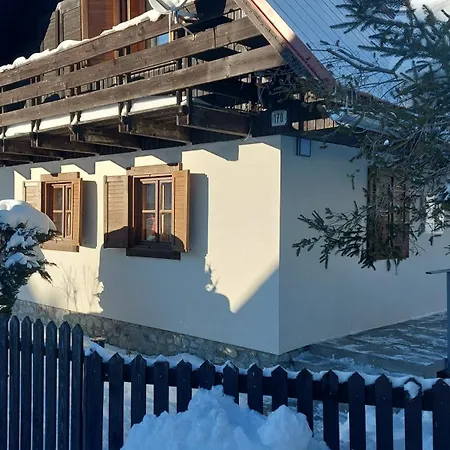 Nyaraló Bocky Domcek *